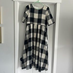 Roolee Mom black and white plaid dress. Size Small.